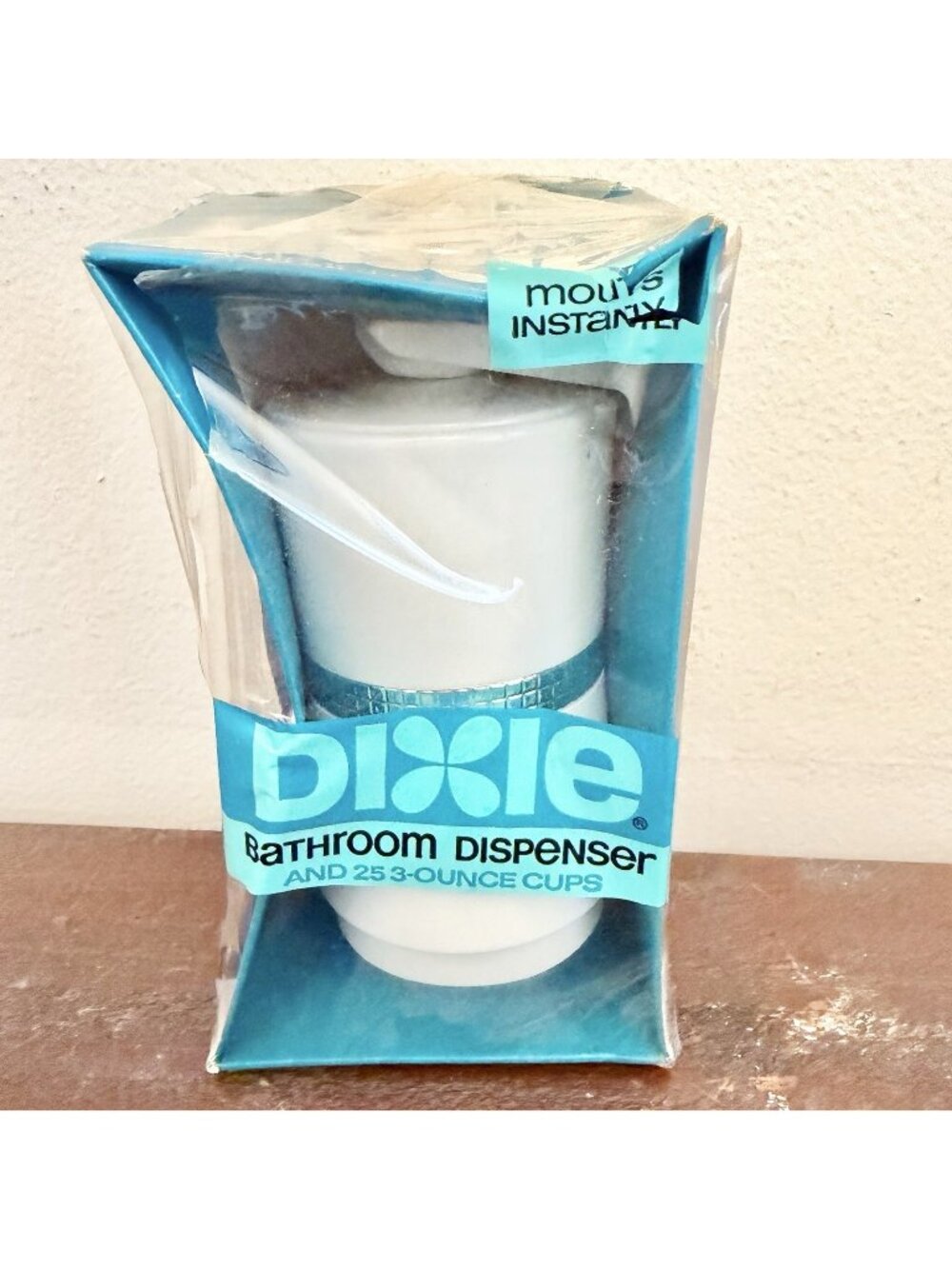 Vintage Dixie Bathroom Cup Dispenser 3 Oz 25 Cups White NOS Sealed #1693 Retro